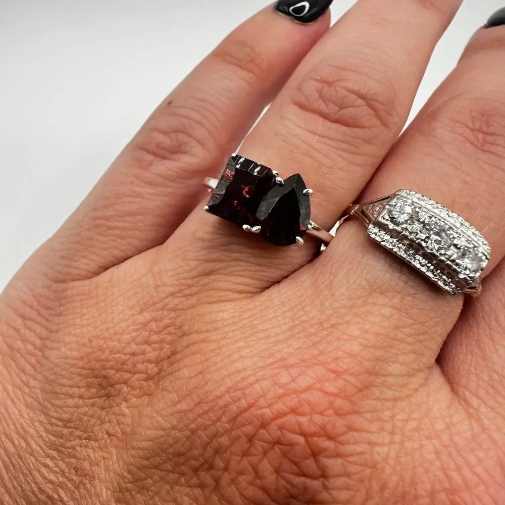 NWOT double faceted, emerald and pear cut garnet ring‎ in sterling silver!